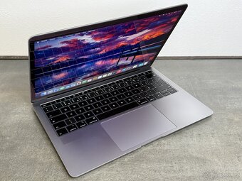 MacBook Air 13'' 2018 / i5 / 8GB / 256GB SSD / Space Gray - 2
