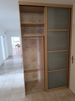 Sříň s posuvnými dveřmi - 2