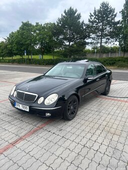 Mercedes - Benz w211 - 2