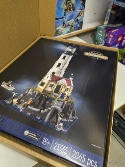 LEGO® Ideas 21335 Motorizovaný maják + box + mini dárek - 2