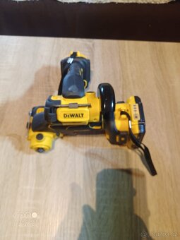 DEWALT  uhlovka 100 - 2
