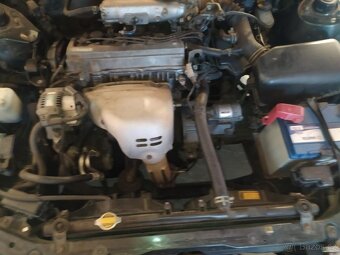 Toyota CAMRY (V2) 2.2i 96kW veterán v TOP stavu - 2
