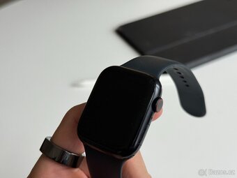 Apple Watch Series 7 (45mm, Cellular, temně inkoustový) - 2