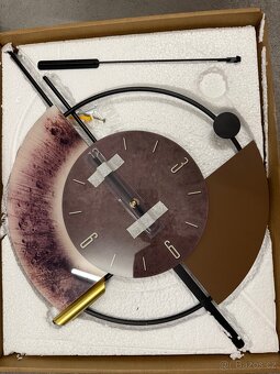 Nástěnné hodiny s kyvadlem - 2