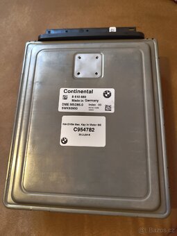 Řídící jednotka BMW 5.0i - 2