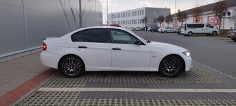 BMW E90 318i - 2