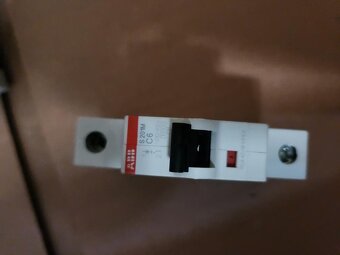 Proudové chrániče a jističe - 2