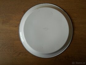 Starý, smaltovaný tácek, akt. - 2