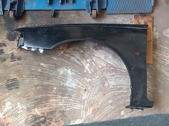 Blatník Volvo V40 a S40 do r.v.2000 - 2