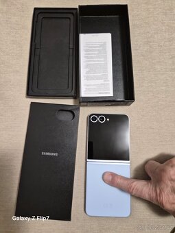 Samsung Galaxy Flip 6 - 2