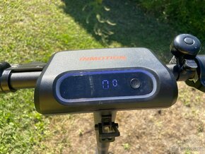 Elektrická odpružená koloběžka INMOTION L9 - 2