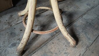 Originální historická dětská holičská židle Thonet. - 2