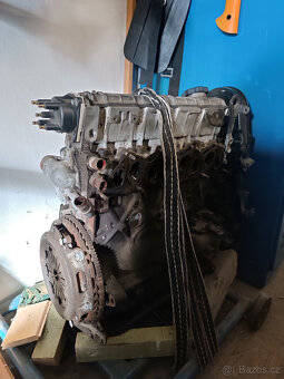 Motor Renault 19 - 2