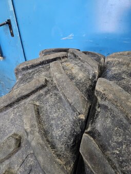 Zemědělské pneu 300/70 R20 - 2