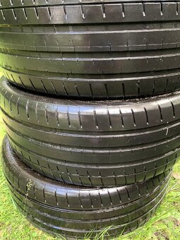 Letni pneu Vredestein 245/45 R19, 6-7mm - 2