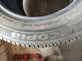 175/65 R15 - 2
