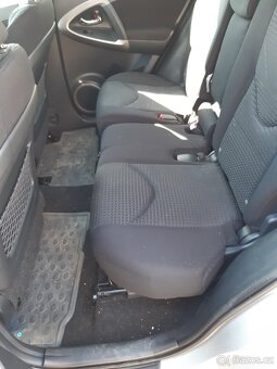 Toyota Rav4 sedačky - 2