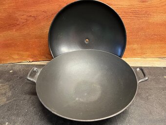 WOK litinový - 2