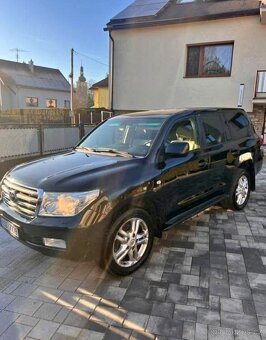 Toyota Land Cruiser - 2