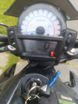 Kawasaki ER6 - 2