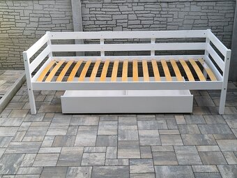 Prodám dřevěnou postel 90cm x 200cm - 2