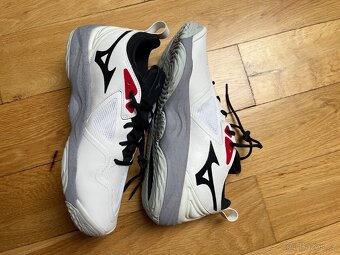 Boty Mizuno Wave Momentum 3 - 2