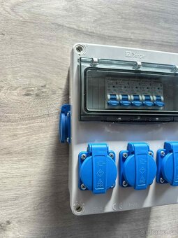 Zásuvková skříň 5x230V 5xB16/1 - 2