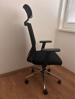 Kancelářská židle PC 7500,- - 2