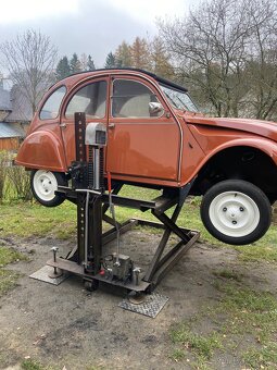 Nůžkový hydraulický DDR zvedák - 2