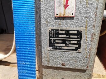 nýtovací stroj Sázavan - 2