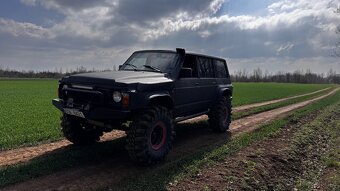 Nissan patrol y60 dily z tohoto vozu....motor uz neni - 2