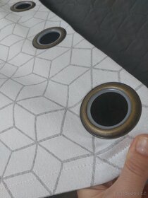 2 Závěsy s kovovými kroužky - 2