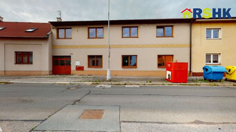 RD s 2 byty 3+1, garážemi, HK, ul. Zelená, pozemek... - 2