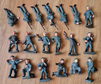 Gumoví vojáčci DDR,Kovbojové,indián a koníci a minizvířátka - 2