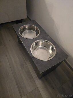 Stojánek na misky pro psa - 2