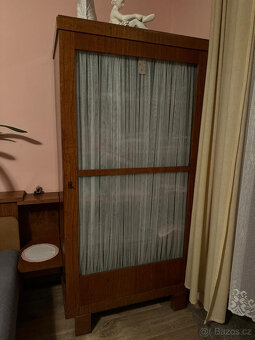 Art deco nábytkový set – vitrína + 2 skříně - 2