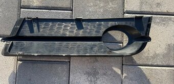 Audi TT (8J)- Pravá mřížka narazniku - 2