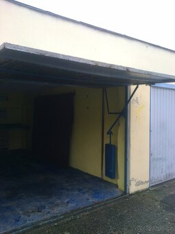 Garážová vrata výklopná - 2