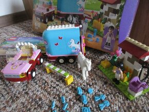 LEGO Friends 3186 Emmin přívěs pro koně - 2