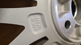 Disk škoda superb 2 r18 - 2