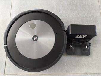 Robotický vysavač Roomba j7 - 2