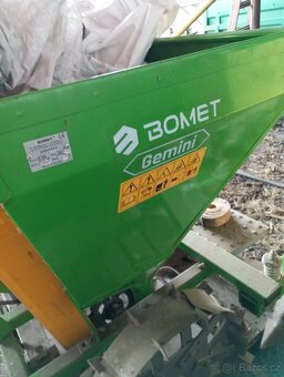 Prodám sazeč brambor - 2