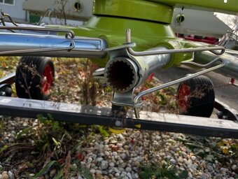 Shrnovač píce Claas LINER 420 - nový - 2