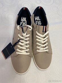 Tommy Hilfiger - 2