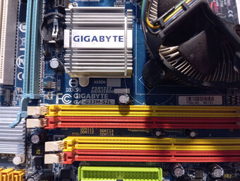 PC - deska: Gigabyte G33M-S2L ,Rev.1.0 (DDR2) - 2