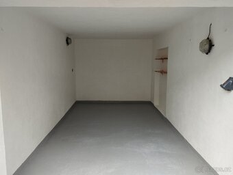 Pronájem garáže v Třebíči u čerpací stanice Shell - 2
