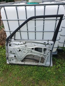 Mercedes w 124 holé pp dveře nebourané lakované s puchýři - 2
