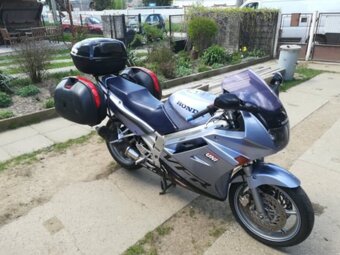Prodám HONDA VFR 750F - 2