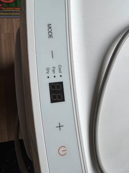 Klimatizace Amazon Basics s odvlhčovačem, 8000 bph - 2