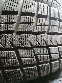 235/60R18 103Q Roadstone WinGuard SUV - 2